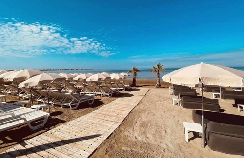 Le Grau-Du-Roi Apartment | Roof terrace apartment ideal for 4 people. 5 minutes from the sea