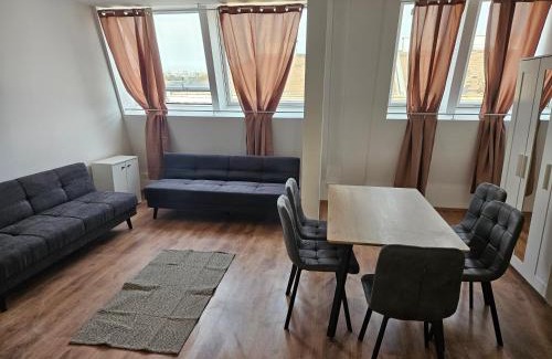 Rudolfsheim-Funfhaus Apartment | Roof-Top Apartment 25