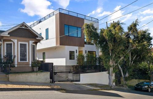 Historic Filipinotown House | Rooftop 3B 3BA House Near Dodger Stadium and DTLA