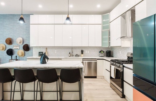 Berry Hill House | Rooftop - 4 br - 4 ba - 2 Car Garage!