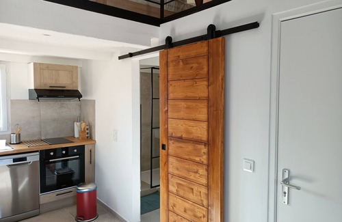Old Town Apartment | Rooftop Artistes Centre Historique