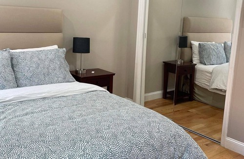 Graduate Hospital House | Rooftop City Views and Private Hot Tub
