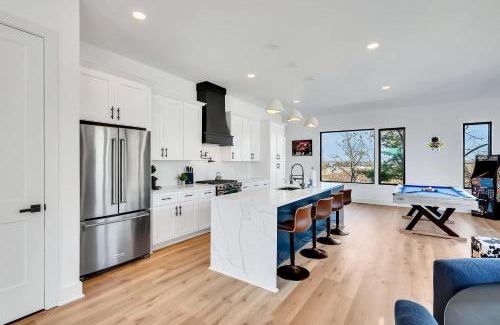 Hurwood Heights House | Rooftop Deck Hot Tub Game Room Downtown Nashville