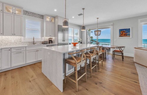Bradenton Beach House | Rooftop deck with Gulf views - Villa Rayo Del Sol