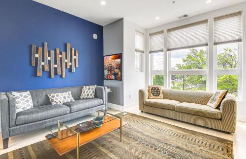 Park View Apartment | Rooftop Deck with City Views Walkable DC Getaway!