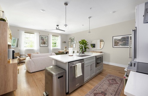 Wesley Heights House | Rooftop + Fire-pit + Peloton - Near Uptown