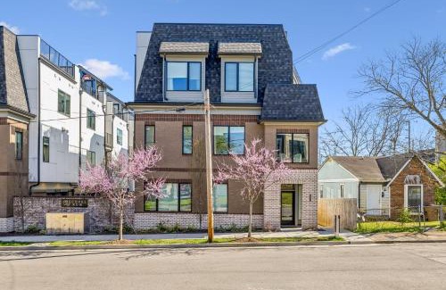 Buena Vista Apartment | Rooftop, Firepit, King, Smart TVs, 6min drive to Broadway