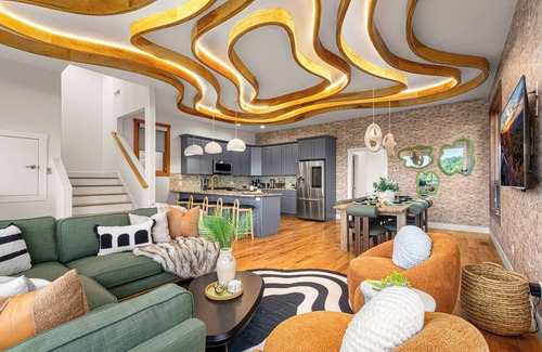 Asheville House | 🌄 Rooftop hot tub + panoramic views 🧖 Sauna, cold plunge, steam shower, gym 🎮 Pool table, arcade, 100” TV + grill deck
