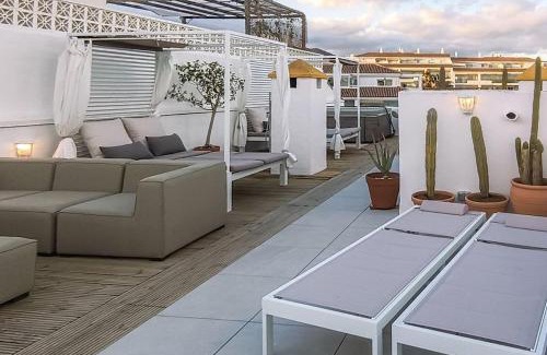 Sitio de Calahonda Apartment | Rooftop oasis at Ocean Point Calahonda - just few steps away from the beach, restaurants & shops