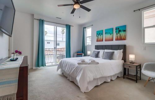 Crown Point House | Rooftop Patio Hot Tub AC Beach & Bay Views