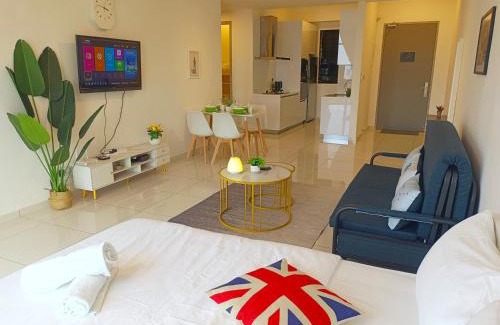 George Town Apartment | Rooftop Pool, 8 Pax, 2 Bedrooms, 2 Bathrooms, 2 Car Parks by Star Home