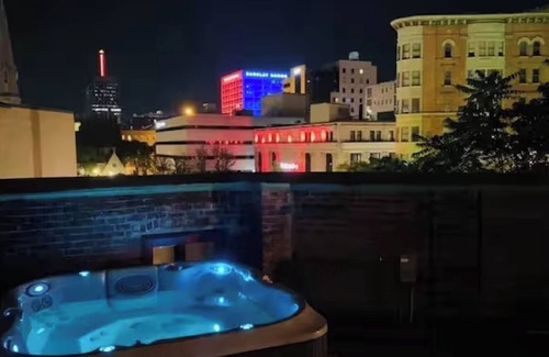 Downtown Syracuse Condo | Rooftop Retreat