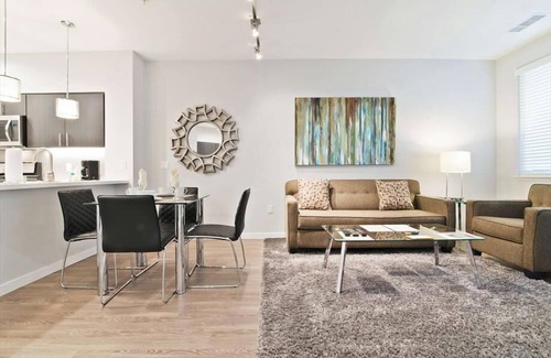 Menlo Park Apartment | Rooftop Sky Lounge w/BBQ & Fire Pit | Near Stanford Hospital