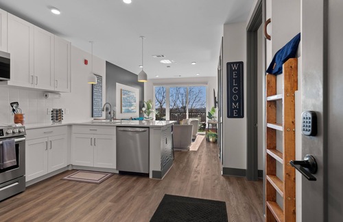 Rolling Mill Hill Condo | Rooftop Views, Downtown, Gym, Best Restaurants, In Nashville Close to Cordelle