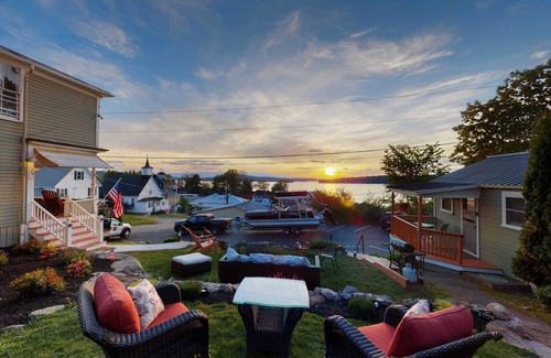 Weirs Beach House | Room 12 (3rd Floor with Shared Bathroom)