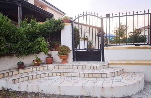 Cariati House | Room 2 double with bathroom, air conditioning and separate entrance