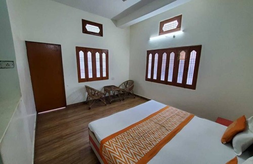 Varanasi Cabin | Room 2 - Near to River & Golden temple. Close to all visiting places is nearby