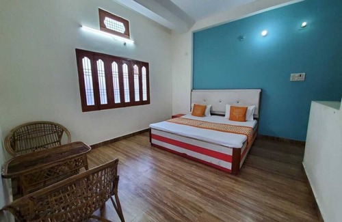 Varanasi Cabin | Room 2 - Near to River & Golden temple. Close to all visiting places is nearby