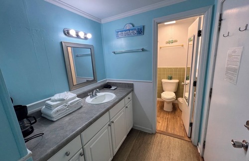 Topsail Beach Hotel | Room #210 Mini Efficiency 2 Double Beds Pets Yes