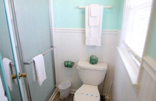 Topsail Beach Hotel | Room #214 Mini Efficiency 2 Double Beds Pets Yes