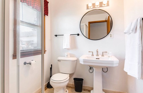 Balsam Lake Apartment | Room 3 Boutique Hotel Balsam Lake, WI