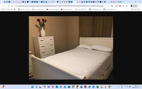 Southeast Edmonton House | Room # 3 Sleep 4 Arrangement