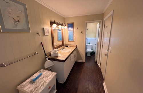 Topsail Beach Hotel | Room #302 Efficiency King w/Kitchen Dog Y