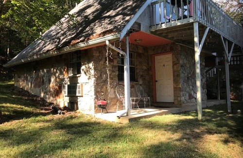 Jasper House | Room 4- Historic Little Switzerland