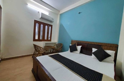 Varanasi Cabin | Room 5 - Near to River & Golden temple. Close to all visiting places is nearby