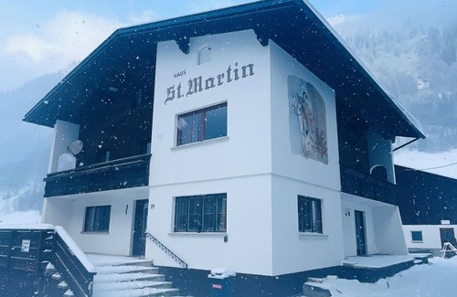 Klosterle Apartment | Room 6 - Double room, shower/toilet on the floor - Haus St. Martin