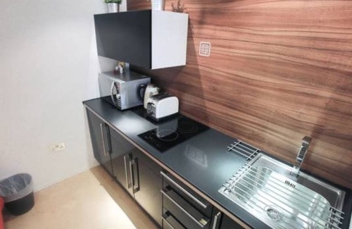 Bishopsgate House | Room 6 - Eames at Room Home Stay