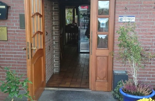 Jork House | Room 7 ground floor and garden side - restaurant and hotel From the land to the sea