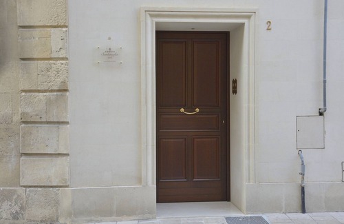 Martano Apartment | Room 'Agape' with Wi-Fi and Air Conditioning