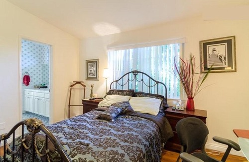 Woodland Hills Bed & Breakfast | Room at the house of Movies