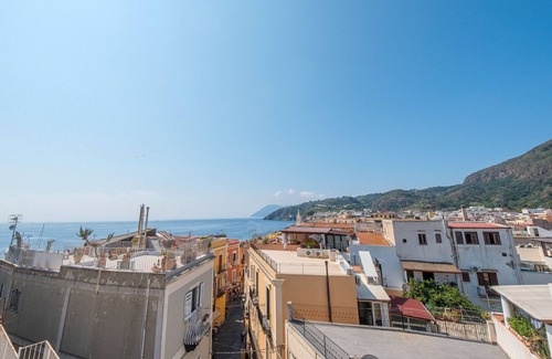 Lipari Historic Centre Apartment | Room 'Blu' with Shared Terrace, Wi-Fi and Air Conditioning