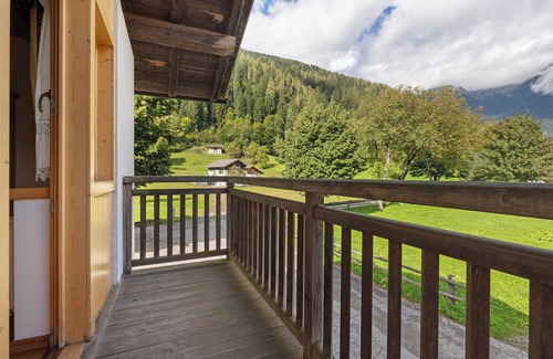 Caderzone Terme Apartment | Room 'Camera Doppia N 3' with Mountain View, Shared Garden and Wi-Fi