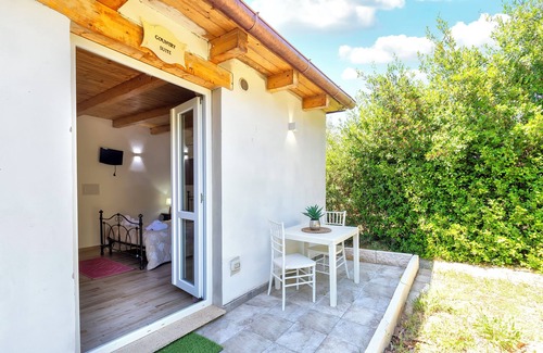 Sorso Apartment | Room 'Country Suite' with Shared Pool, Shared Terrace and Air Conditioning