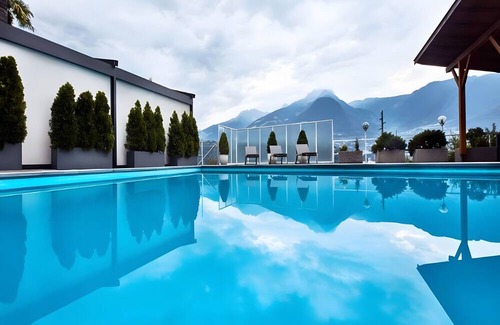 Marlengo Apartment | Room 'Doppia Vista Panoramica Sup 105' with Mountain View, Wi-Fi and Air Conditioning