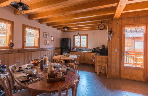 Sallanches Apartment | Room 'Double Room - PRM' with Mountain View and Wi-Fi