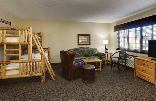 Moline Hotel | Room for the Crew, Expanded King Bunk Bed, Stoney Creek Quad Cities