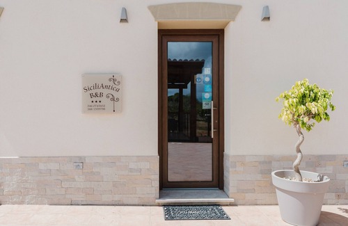 Rilievo Apartment | Room 'Giara' with Mountain View, Wi-Fi, and Air Conditioning