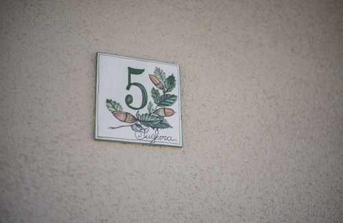 Magliano in Toscana Apartment | Room 'Giusti - 5 Sughera' with Shared Garden, Wi-Fi and Air Conditioning
