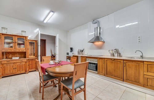 Guaro Apartment | Room 'Habitación 3' with Shared Terrace, Wi-Fi and Air Conditioning