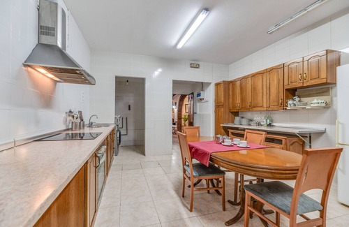 Guaro Apartment | Room 'Habitación 3' with Shared Terrace, Wi-Fi and Air Conditioning