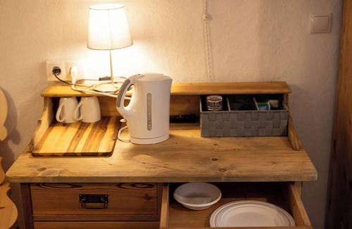 Renon Apartment | Room 'Hofer Hitt Double 3' with Mountain View, Shared Garden and Wi-Fi
