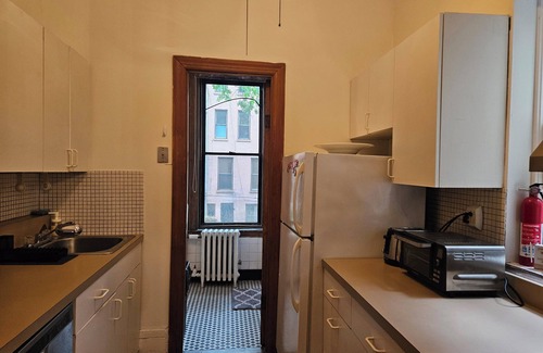 Harlem Apartment | Room in a beautiful brownstone
