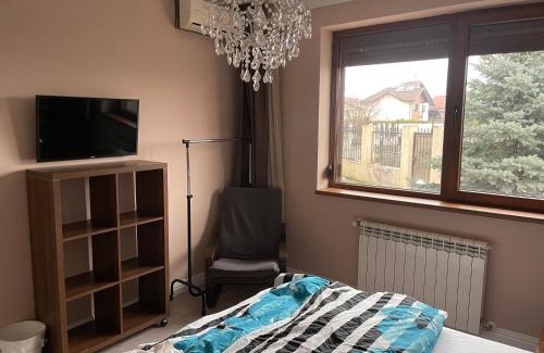 Corbeanca House | ROOM IN A PRIVATE HOUSE - 5 min from THERME and AIRPORT