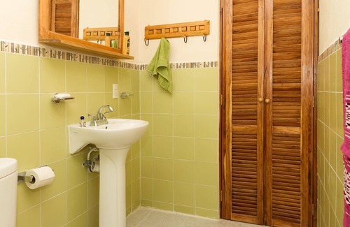 Downtown Cancun House | Room in B&B - Cancun Guest House 4 Terrace Tub