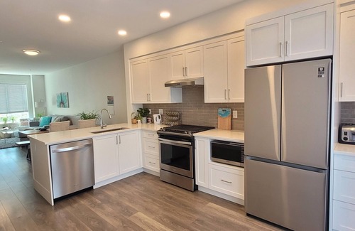 Colwood House | Room in new townhouse