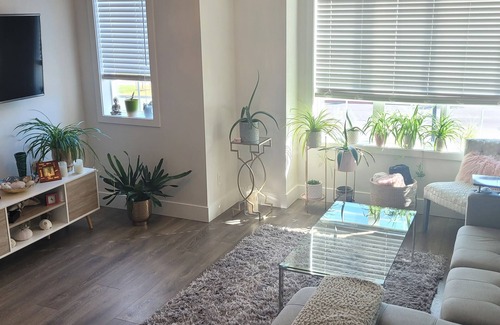 Colwood House | Room in new townhouse